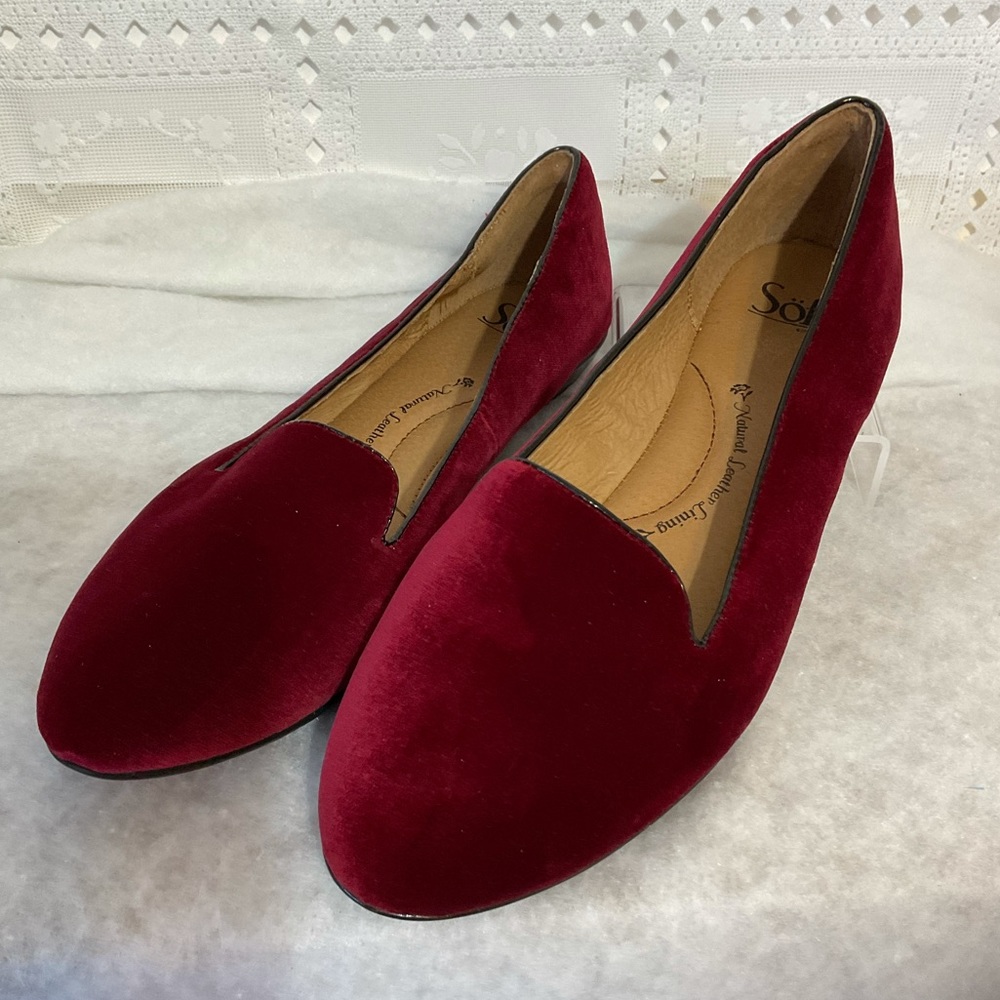 Söfft red velvet leather lined flats